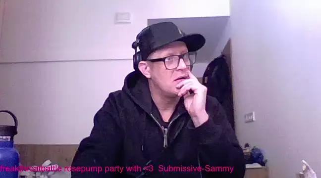 Snapshot of Bigthroaterboy chatting on 03/16/25, 10:11 Bigthroaterboy online show from 03/16/25, 10:11