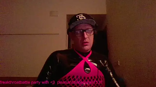 Snapshot of Bigthroaterboy chatting on 03/10/25, 09:07 Bigthroaterboy online show from 03/10/25, 09:07