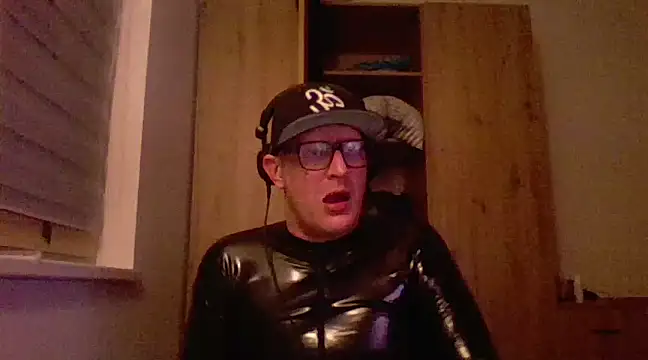 Snapshot of Bigthroaterboy chatting on 02/11/25, 11:12 Bigthroaterboy online show from 02/11/25, 11:12