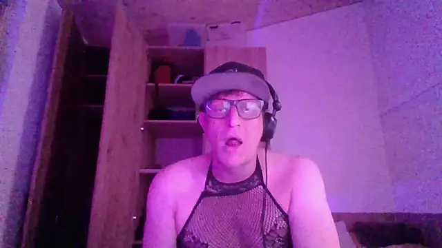 Bigthroaterboy online show from 11/09/25, 06:56