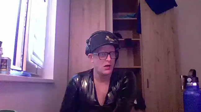 Snapshot of Bigthroaterboy chatting on 03/03/25, 04:05 Bigthroaterboy online show from 03/03/25, 04:05