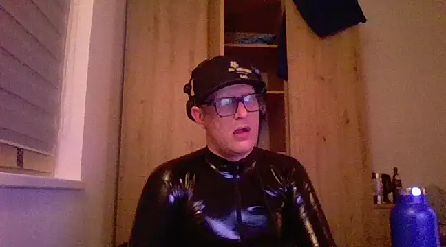 Snapshot of Bigthroaterboy chatting on 03/03/25, 03:49 Bigthroaterboy online show from 03/03/25, 03:49