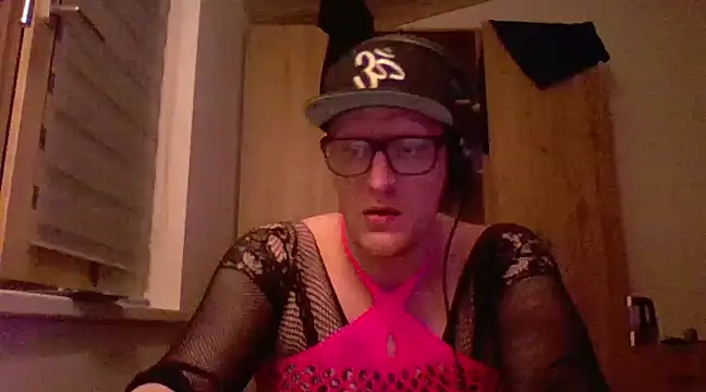 Snapshot of Bigthroaterboy chatting on 02/26/25, 07:10 Bigthroaterboy online show from 02/26/25, 07:10