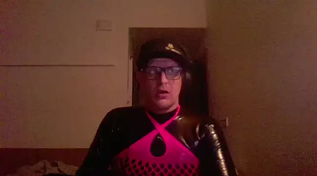 Snapshot of Bigthroaterboy chatting on 03/07/25, 08:00 Bigthroaterboy online show from 03/07/25, 08:00