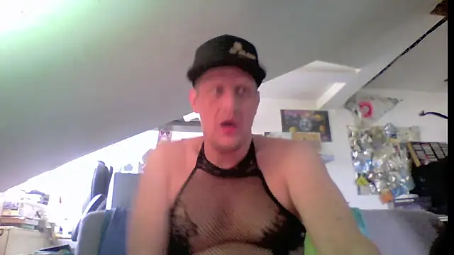 Bigthroaterboy online show from 06/15/26, 09:31