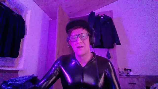 Bigthroaterboy online show from 11/02/25, 04:12