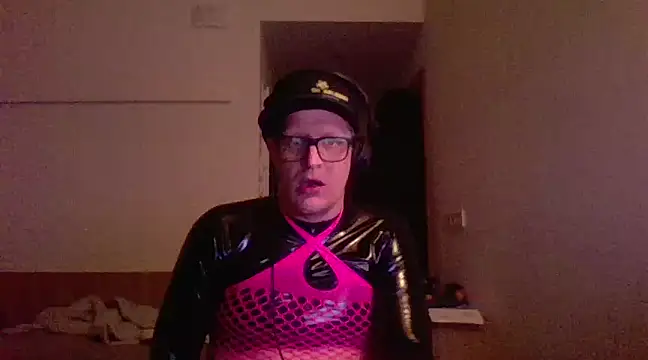 Snapshot of Bigthroaterboy chatting on 03/08/25, 01:28 Bigthroaterboy online show from 03/08/25, 01:28