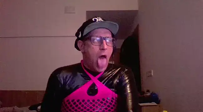Snapshot of Bigthroaterboy chatting on 03/16/25, 06:09 Bigthroaterboy online show from 03/16/25, 06:09