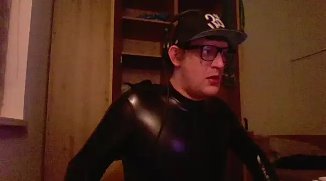 Snapshot of Bigthroaterboy chatting on 02/02/25, 05:58 Bigthroaterboy online show from 02/02/25, 05:58