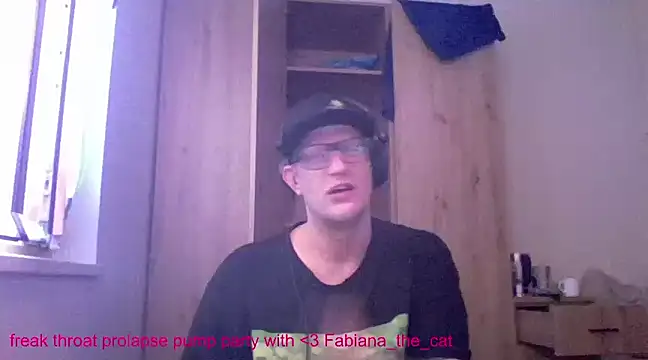 Snapshot of Bigthroaterboy chatting on 03/01/25, 03:16 Bigthroaterboy online show from 03/01/25, 03:16
