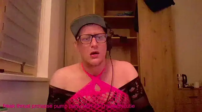 Snapshot of Bigthroaterboy chatting on 03/01/25, 02:04 Bigthroaterboy online show from 03/01/25, 02:04
