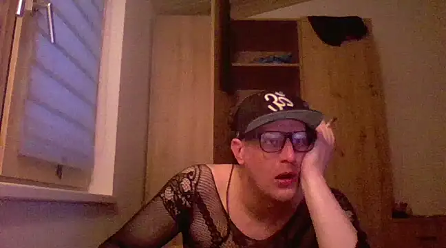 Snapshot of Bigthroaterboy chatting on 02/09/25, 04:40 Bigthroaterboy online show from 02/09/25, 04:40