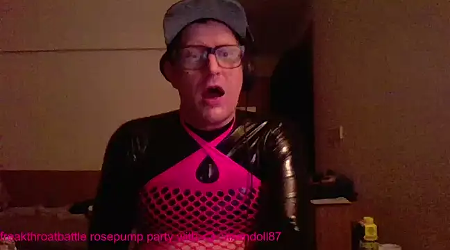 Snapshot of Bigthroaterboy chatting on 03/16/25, 03:04 Bigthroaterboy online show from 03/16/25, 03:04