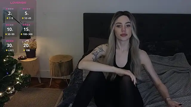 Snapshot of Sara_Tranquil chatting on 12/08/24, 10:25 Sara Tranquil online show from 12/08/24, 10:25