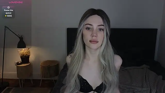 Snapshot of Sara_Tranquil chatting on 12/05/24, 09:22 Sara Tranquil online show from 12/05/24, 09:22