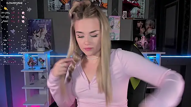 Ellen Soft online show from 09/22/25, 05:19