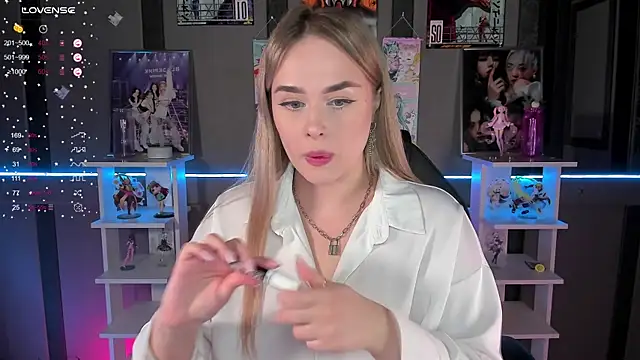 Ellen Soft online show from 11/12/25, 04:22