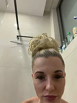 Snapshot of JayJayPink chatting on 02/06/26, 11:12 JayJayPink online show from 02/06/26, 11:12