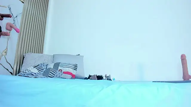 YUSELFI ROSS  online show from 10/26/25, 12:16