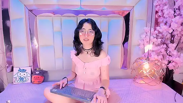 SaraMartini1 online show from 11/15/25, 06:06