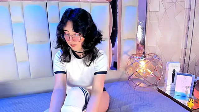 SaraMartini1 online show from 10/21/25, 05:51