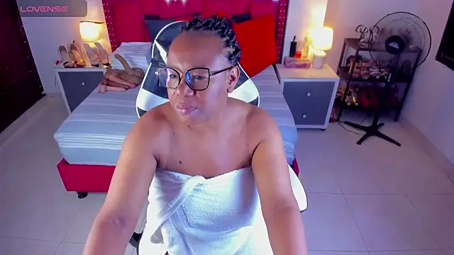 ShantalDior online show from 09/11/25, 05:40