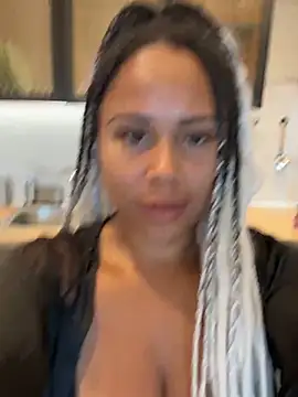 HaileyDiana online show from 10/11/25, 11:22