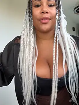 HaileyDiana online show from 10/10/25, 03:02