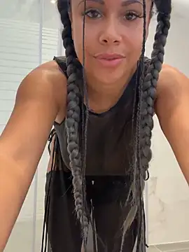 Snapshot of HaileyDiana chatting on 11/14/25, 10:08 HaileyDiana online show from 11/14/25, 10:08