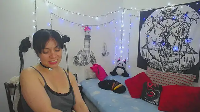 lili peach online show from 02/11/25, 09:14