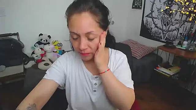 lili peach online show from 09/19/25, 05:50