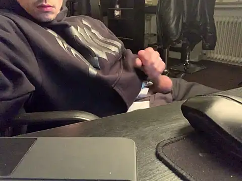 KendrickJiz online show from 05/18/26, 08:35