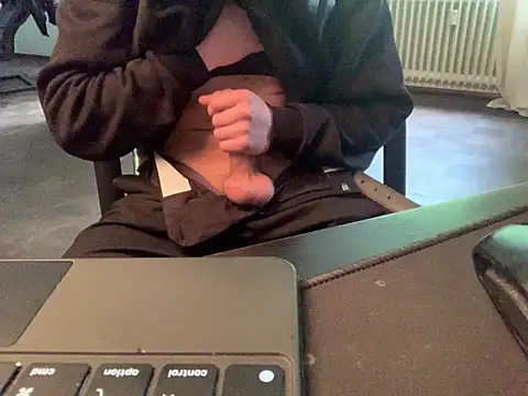 KendrickJiz online show from 05/14/26, 03:09