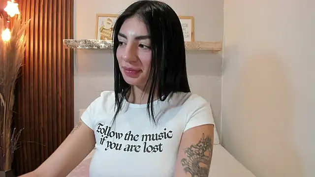 ANTONELLA  ROUSE  online show from 12/17/25, 03:06