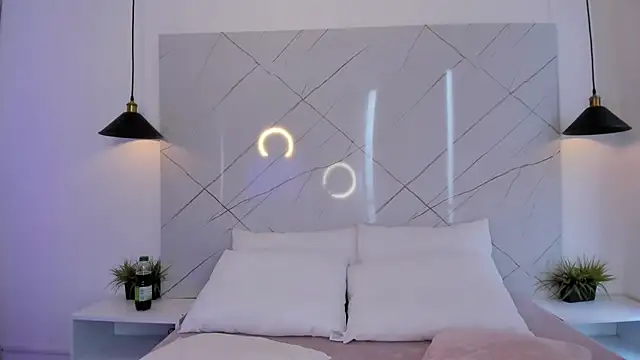 ANTONELLA  ROUSE  online show from 12/01/25, 08:53