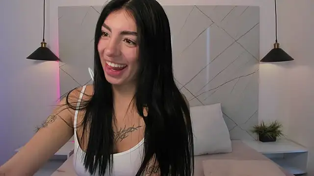 ANTONELLA  ROUSE  online show from 10/21/25, 09:03