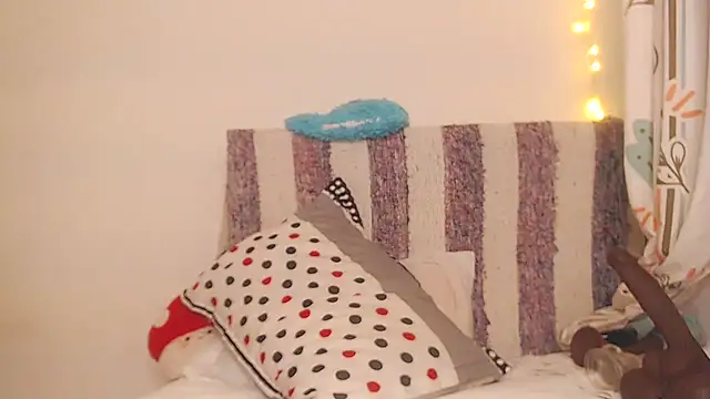 Ahlya online show from 12/15/25, 01:22