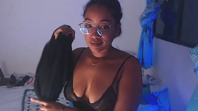 Snapshot of Ahlya chatting on 09/25/25, 11:33 Ahlya online show from 09/25/25, 11:33
