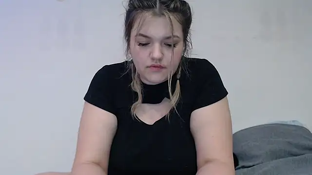 Snapshot of AnitaWillias chatting on 02/23/25, 02:18 AnitaWillias online show from 02/23/25, 02:18