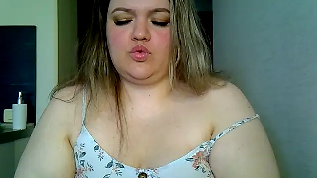 Snapshot of AnitaWillias chatting on 07/18/26, 01:58 AnitaWillias online show from 07/18/26, 01:58