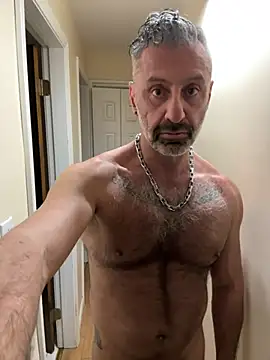 Snapshot of DaddySnowXX chatting on 01/05/25, 01:56 DaddySnowXX online show from 01/05/25, 01:56