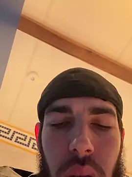 Snapshot of xhxmdnx chatting on 04/13/26, 11:25 xhxmdnx online show from 04/13/26, 11:25