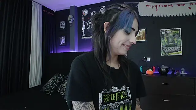Snapshot of Goddess_Mortem chatting on 01/29/25, 12:33 Goddess Mortem online show from 01/29/25, 12:33