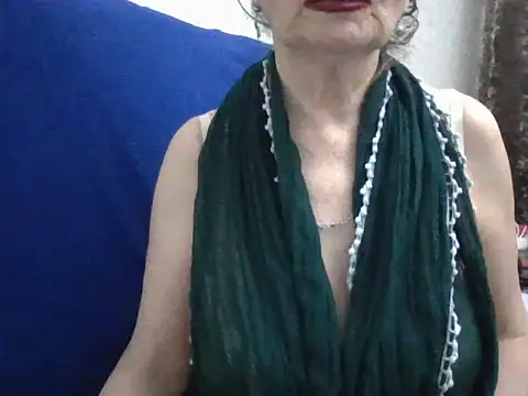 Snapshot of CarlyTreat chatting on 09/19/25, 03:16 CarlyTreat online show from 09/19/25, 03:16