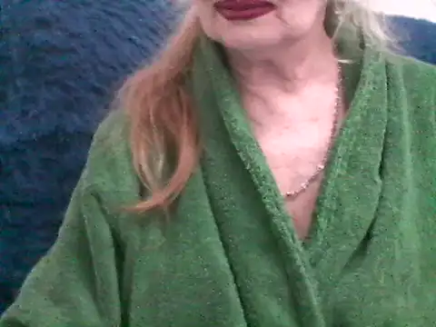 Snapshot of CarlyTreat chatting on 02/19/25, 05:38 CarlyTreat online show from 02/19/25, 05:38