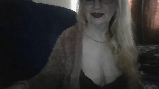 CarlyTreat online show from 04/10/26, 01:51