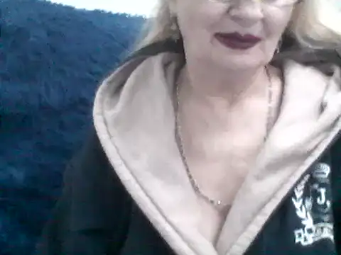 Snapshot of CarlyTreat chatting on 02/08/25, 05:50 CarlyTreat online show from 02/08/25, 05:50