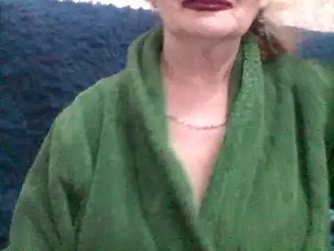 Snapshot of CarlyTreat chatting on 02/18/25, 06:04 CarlyTreat online show from 02/18/25, 06:04