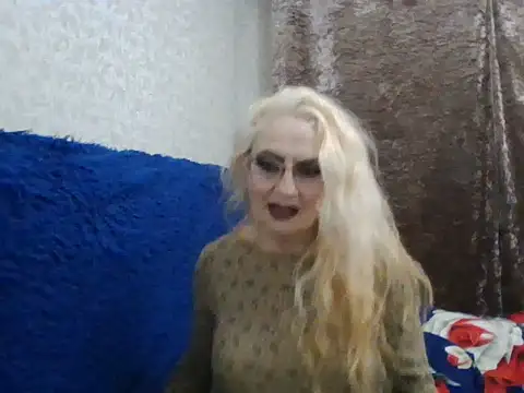 CarlyTreat online show from 12/01/25, 03:02