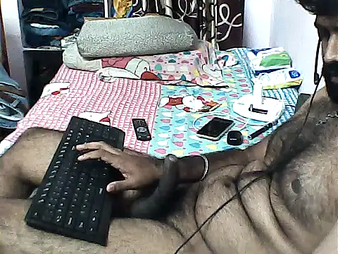 Snapshot of sanik_2428 chatting on 10/17/25, 06:21 sanik 2428 online show from 10/17/25, 06:21